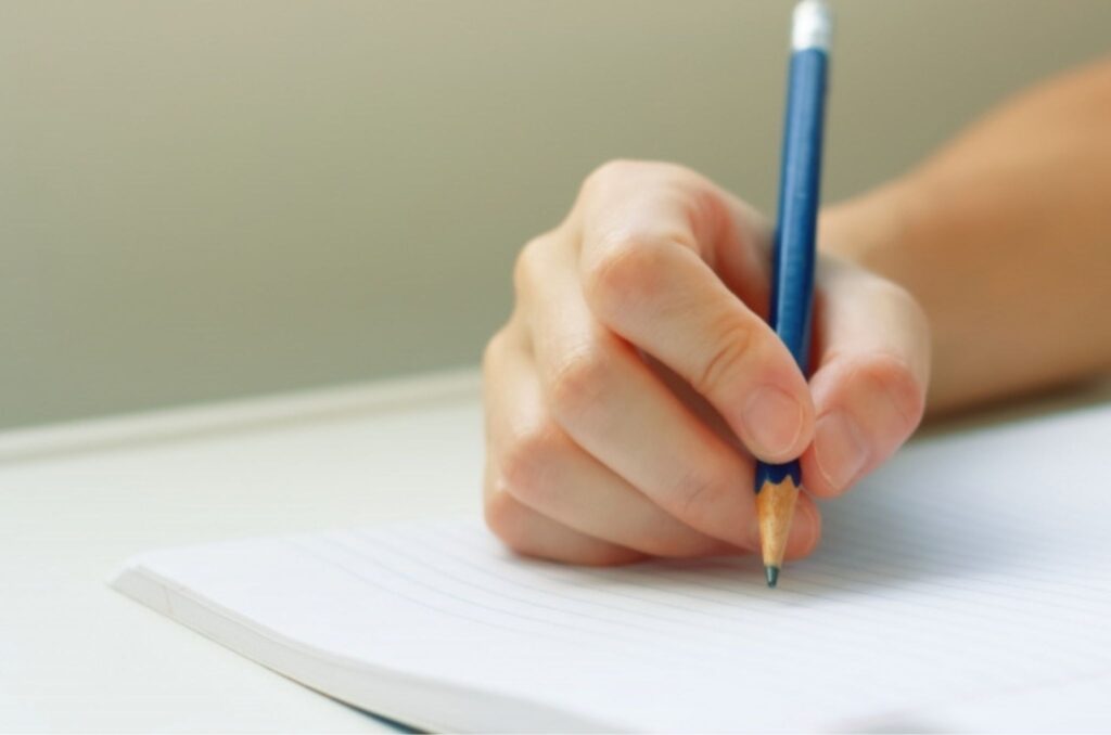 【比較】オンライン塾／オンライン家庭教師／通信教育の違い