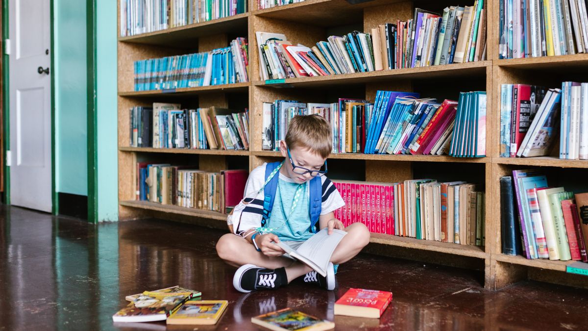 本を読んで長文読解に取り組む子ども | 親のための中学受験ブログ 本を読んで長文読解に取り組む子ども