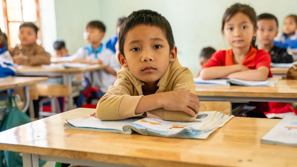 国語の成績に悩む小学生のイメージ | 親のための中学受験ブログ 国語の成績に悩む小学生のイメージ